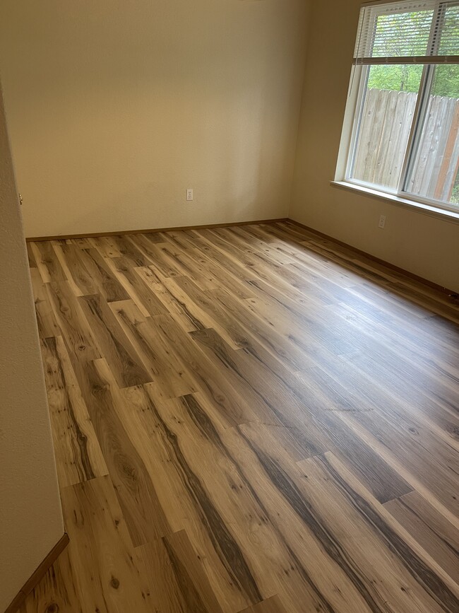 Building Photo - 90 E Pine Park Ln