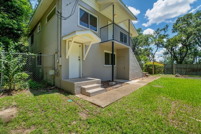 Building Photo - 2208 Escambia Dr