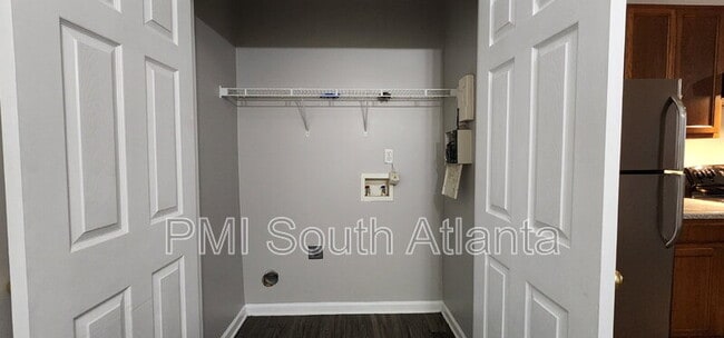 Building Photo - 4672 Ernest Dr