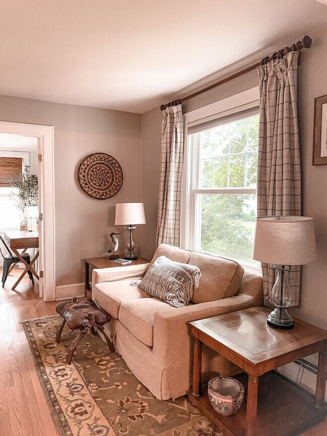 Building Photo - Short-Term Single Family Home Rental - Desirable Neighborhood