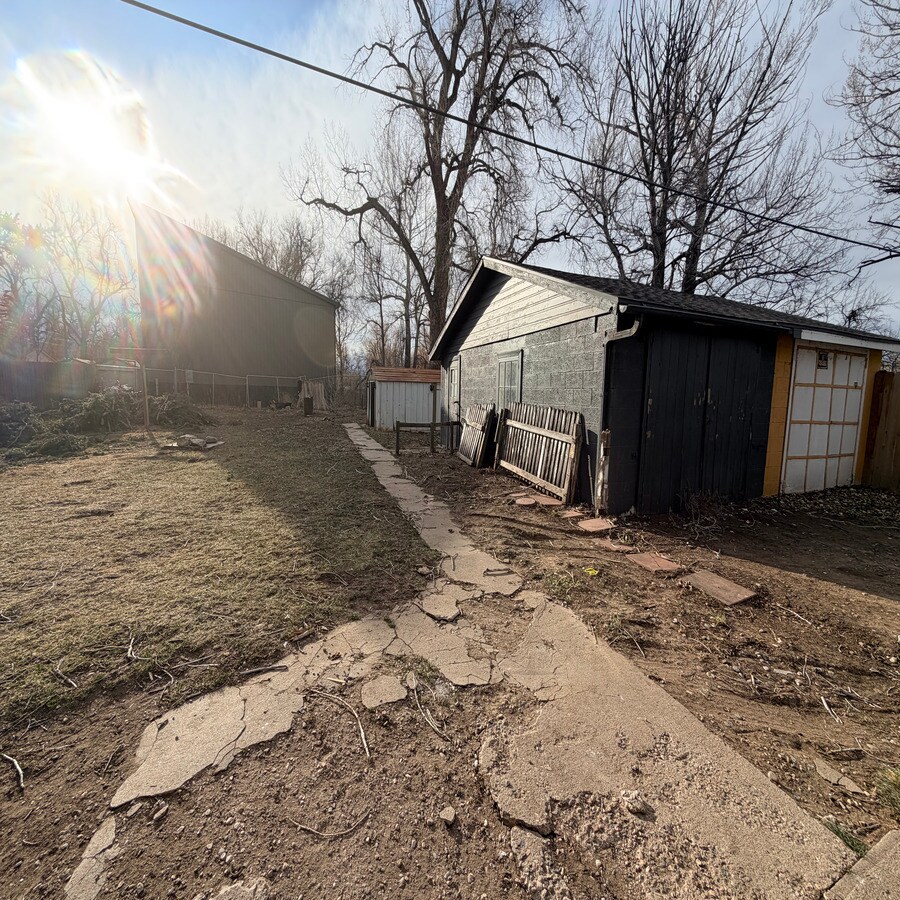 Building Photo - 1713 Aspen St