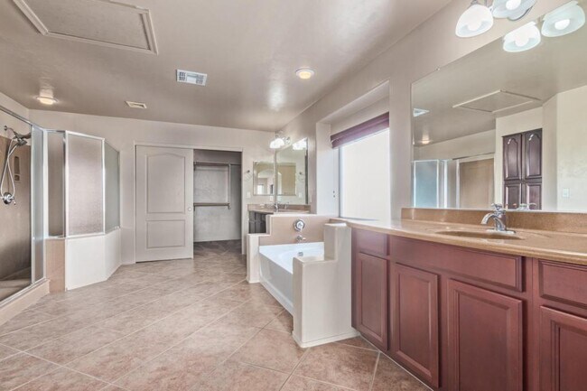 Building Photo - 13915 E Cienega Creek Dr