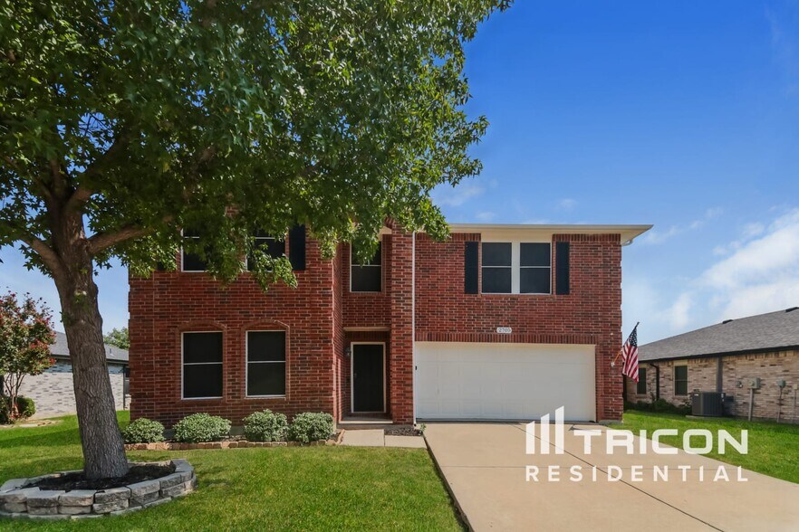 Primary Photo - 2705 White Pine Dr