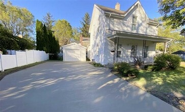 Building Photo - Elizabeth