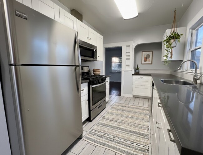 Building Photo - North Park Cottage! LARGE ENCLOSED PRIVATE BACKYARD! Washer & Dryer! Assigned Parking!