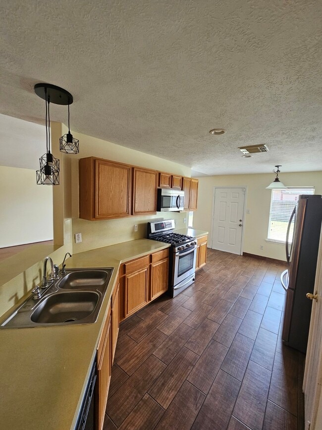 Building Photo - 12306 Scarlet River Dr