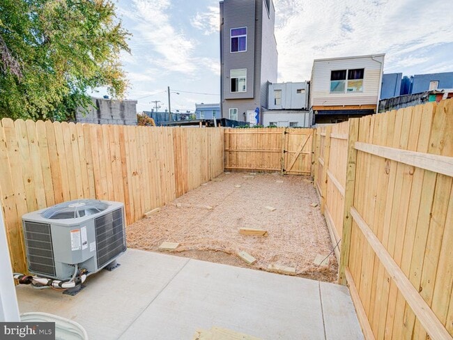 Building Photo - 2058 E William St