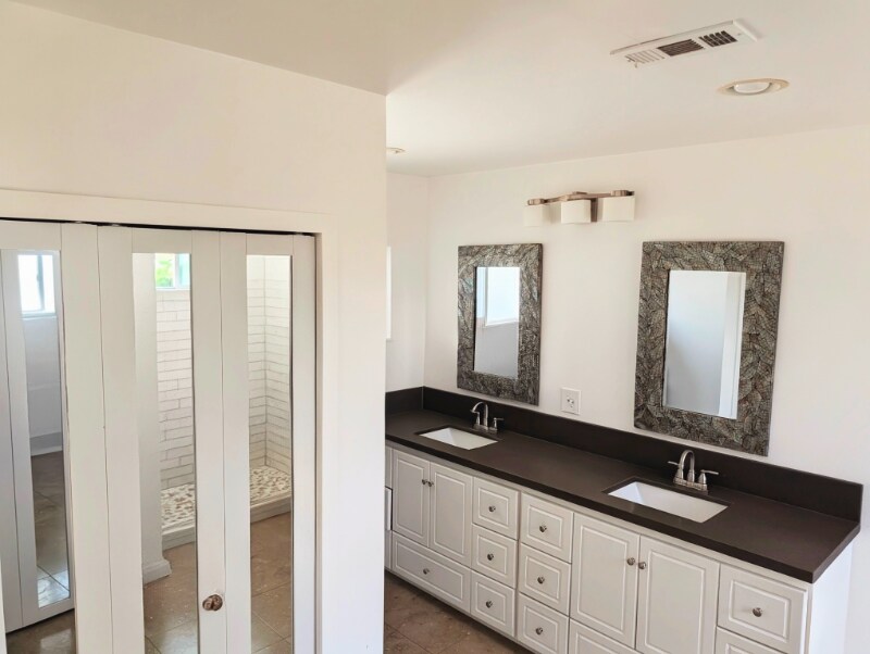 Building Photo - 365 Elkwood Ave