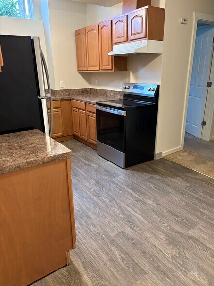 Building Photo - 1956 S G St