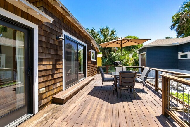 Building Photo - 30 Magnolia Dr