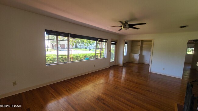 Building Photo - 4 Pleasant View Cir