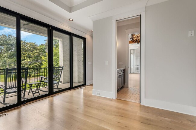 Building Photo - BEAUTIFUL CUSTOM BUILT HOME. 12 SOUTH ACRO...