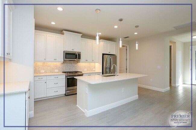 Building Photo - ***SMALL DOG FRIENDLY***MARQUESA ISLES***G...