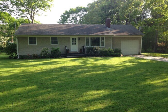 Building Photo - 16 Beechwood Dr