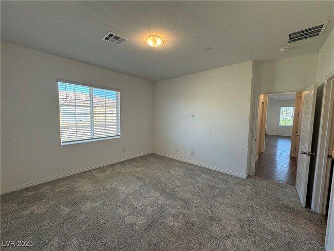 Building Photo - 25 Barbara Ln