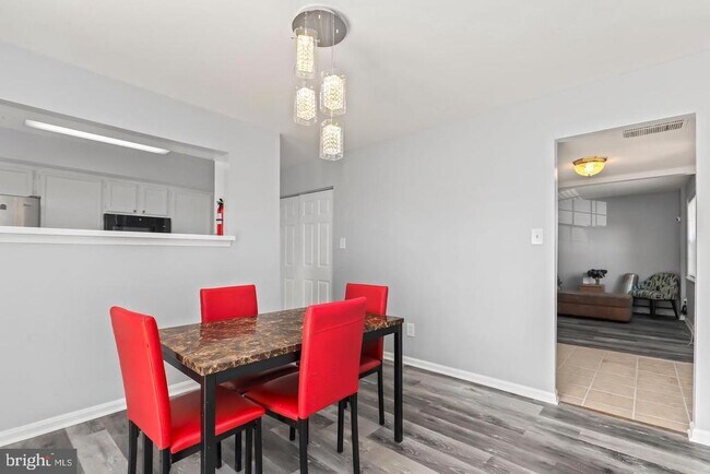 Building Photo - 9904 Hagel Cir