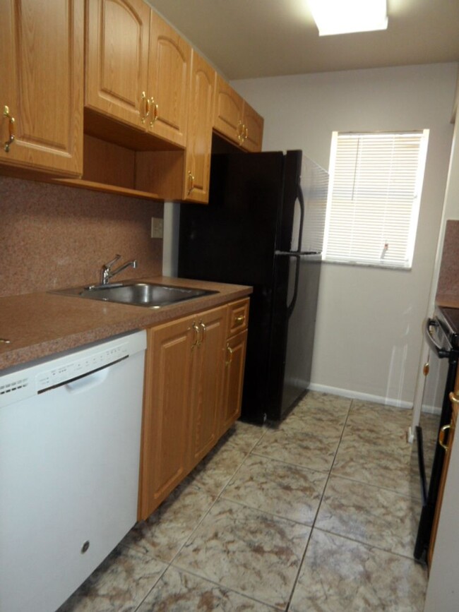 Primary Photo - 2-Bed, 2-Bath Condo in Coral Springs!