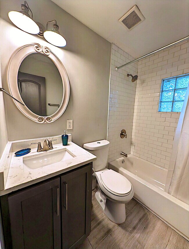 Building Photo - Stylish & Convenient Atlanta Room: All-Inclusive Living!