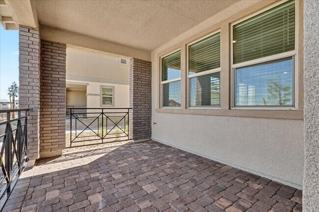 Building Photo - 72 Hornbeck Ln