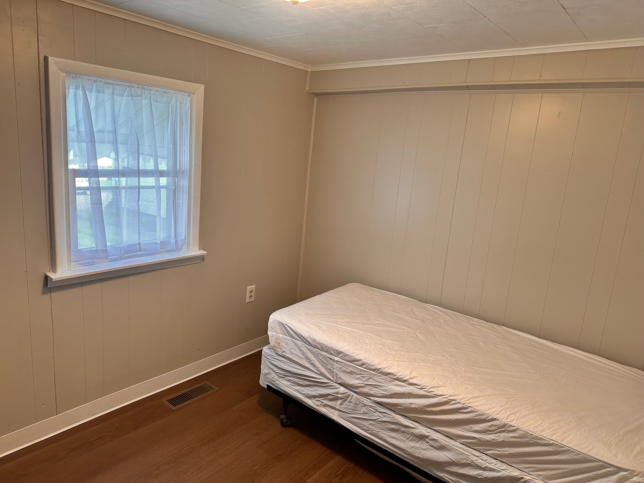 Bedroom - 1111 Garfield St