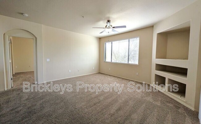 Building Photo - 705 W Queen Creek Rd