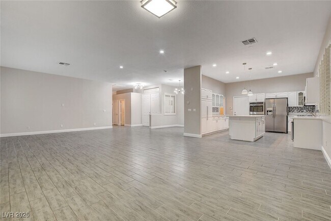 Building Photo - 2794 Glen Port St