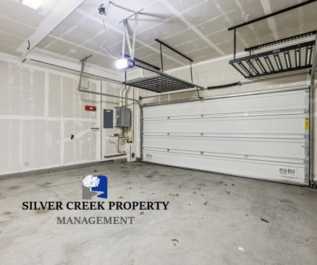 Building Photo - Beautiful Corner-Unit Townhome Near Downtown – 4 Bed | 3 baths