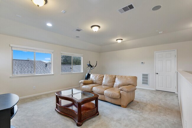 Building Photo - 16911 Savannah Park Dr