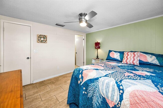 Building Photo - 1000 Crane Ct