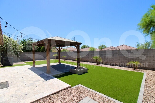 Building Photo - 3033 W Blue Sky Dr