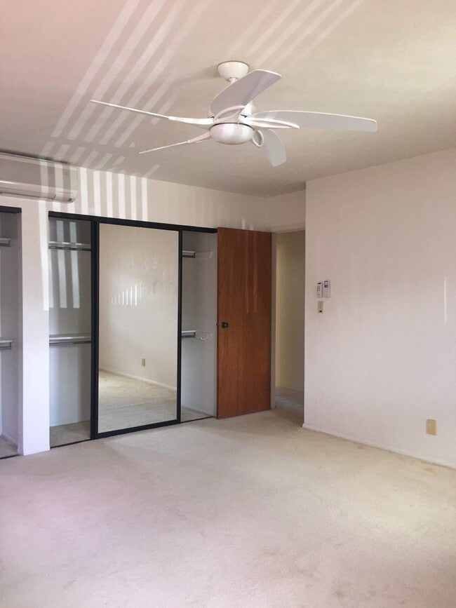 Building Photo - 98-673  KAAHELE STREET