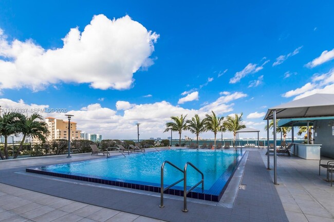 Building Photo - 7901 Hispanola Ave