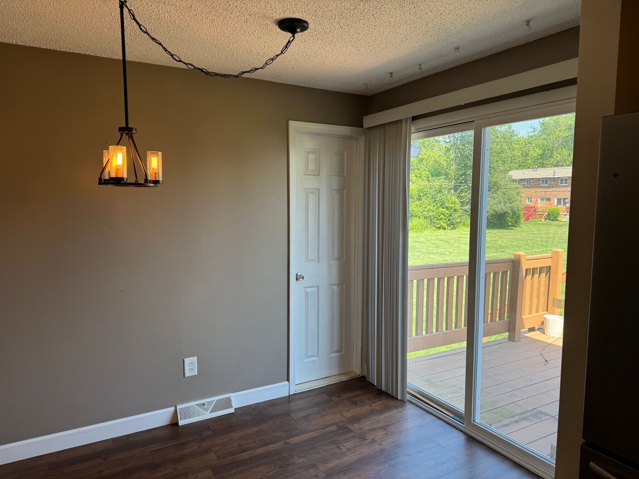 Building Photo - 318 Fox Run