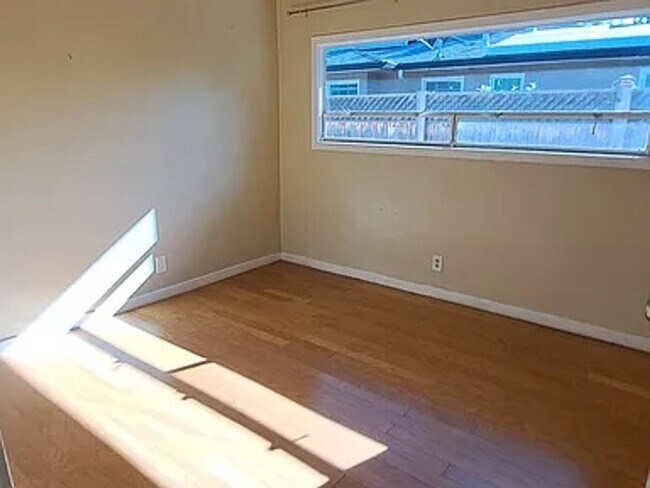 Building Photo - Charming 3BR House in Stockton