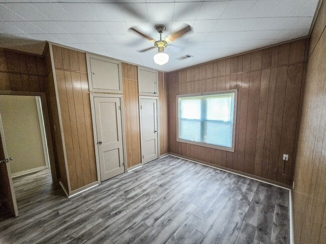 Building Photo - 5195 Seale Rd