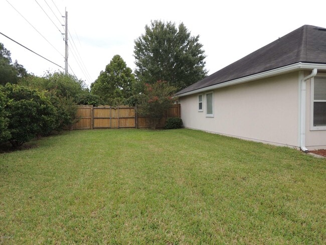 Building Photo - 3150 Highland Grove Dr