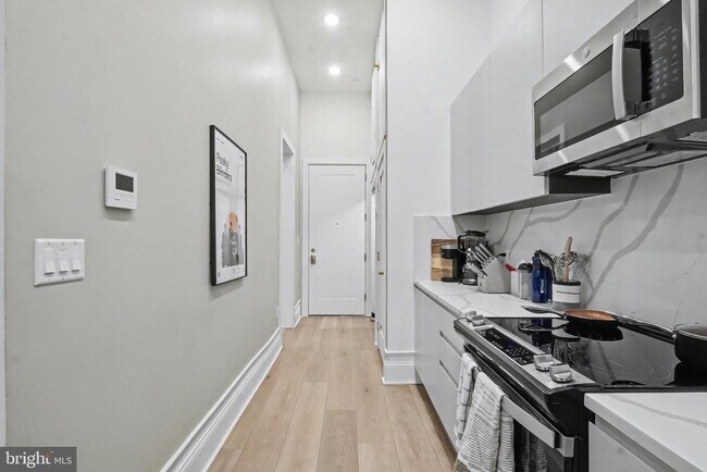 Building Photo - 1824 Chestnut St