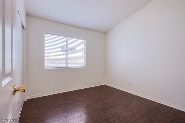Building Photo - 7510 Isley Ave