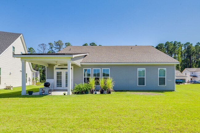 Building Photo - Luxury Meets Simplicity in This One-Story Ranch 3 Bed / 2.5 Bath