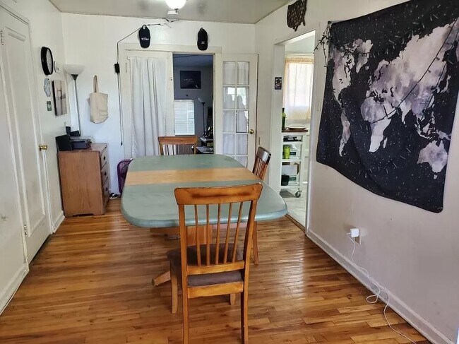 Building Photo - 1354 Mesa Ave