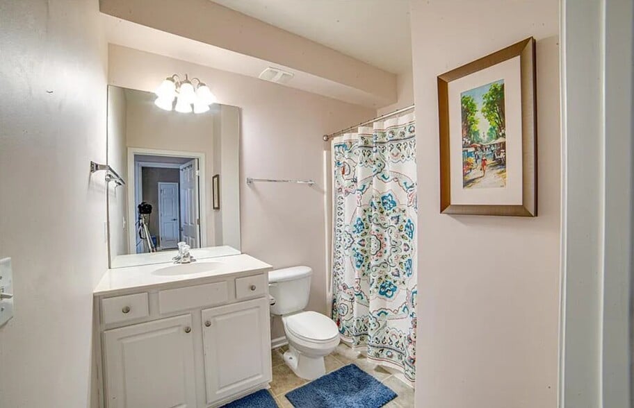 Building Photo - 14827 Santa Lucia Dr