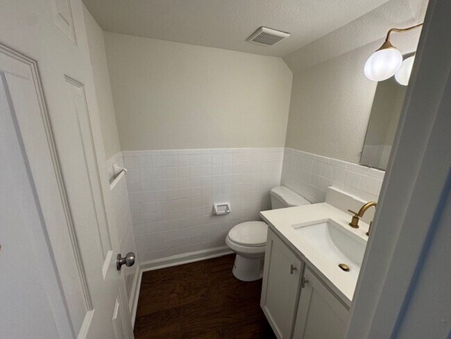 Building Photo - 2BR/1.5BA For Rent