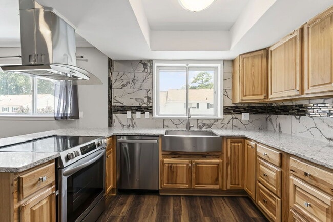 Building Photo - 7309 Cardigan Cir