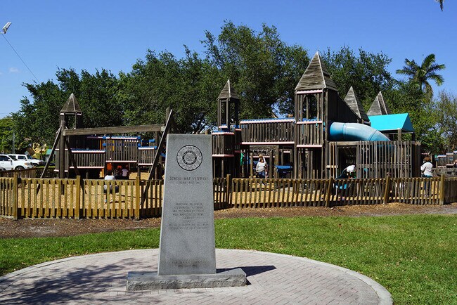 Building Photo - 815 Boynton Beach Blvd