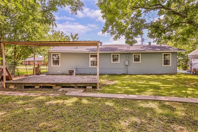 Building Photo - 905 N Banks St