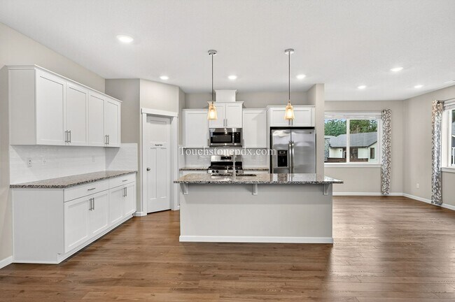 Building Photo - Modern 3BD | 2.5 BA Happy Valley Home On Corner Lot!