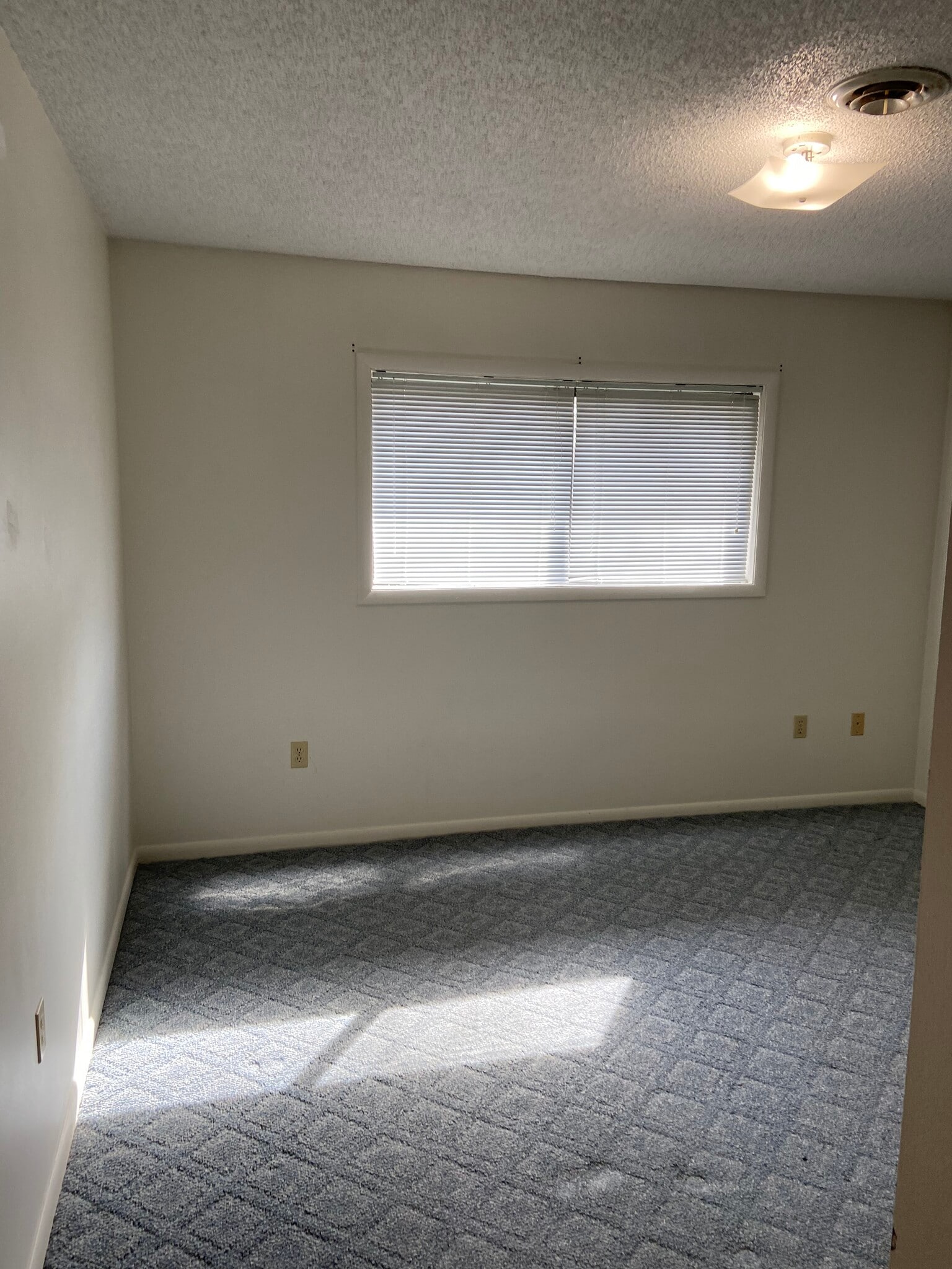 Building Photo - 356 Genesis Cir