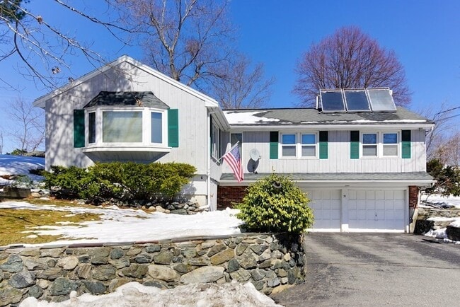 Building Photo - 39 Locust St