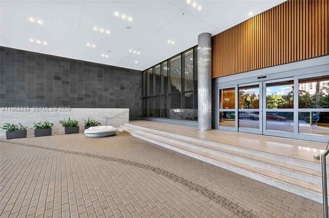 Building Photo - 88 SW 7th St