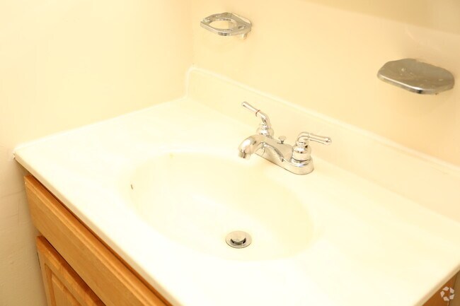 Colonial Gardens - Morrisville, PA | Apartment Finder